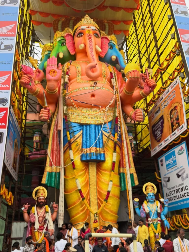 ఖైరతాబాద్ మహాగణపతిని దర్శించుకున్న ప్రజావాణి రిపోర్టర్