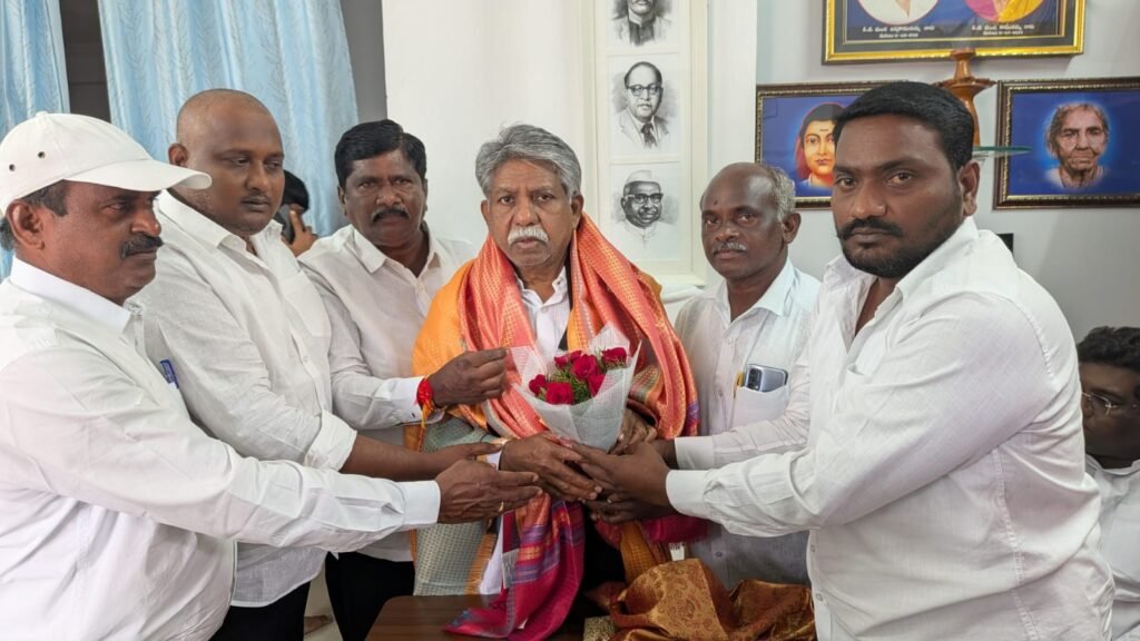 బెజ్జంకి మండల పర్యటనకు మందకృష్ణ మాదిగ హామీ- “మాదిగల అభ్యున్నతికి త్వరలో భారీ బహిరంగ సభ-” పద్మశ్రీ మందకృష్ణ మాదిగ