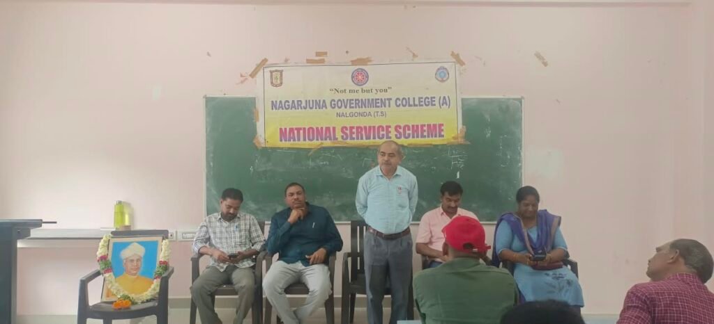 ఉపాధ్యాయ దినోత్సవం సందర్భంగా సర్వేపల్లి రాధాకృష్ణన్‌కు ఘన నివాళి