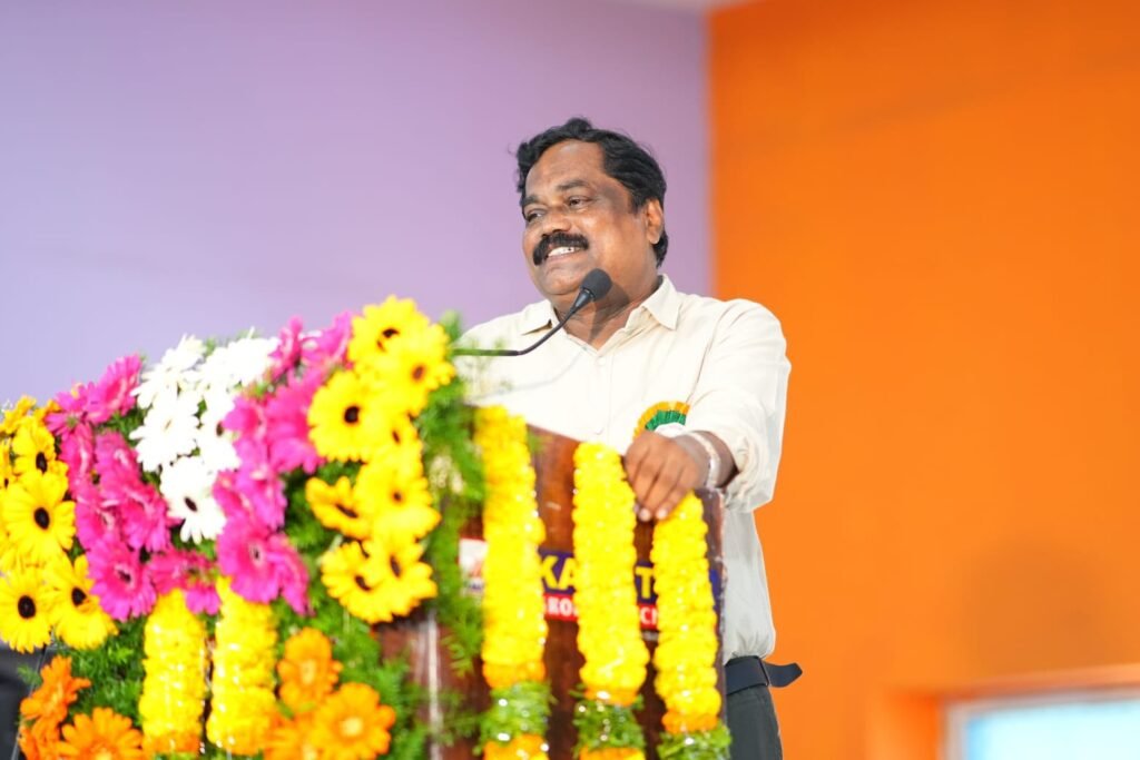 గురువుల సేవలు సమాజానికి మార్గదర్శకం