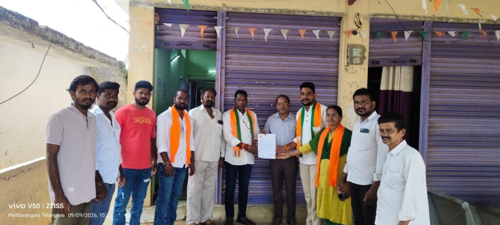 పెండింగ్లో ఉన్న స్కాలర్షిప్ ఫీజు రీయింబర్స్మెంట్ బకాయిలు విడుదల చేయాలి