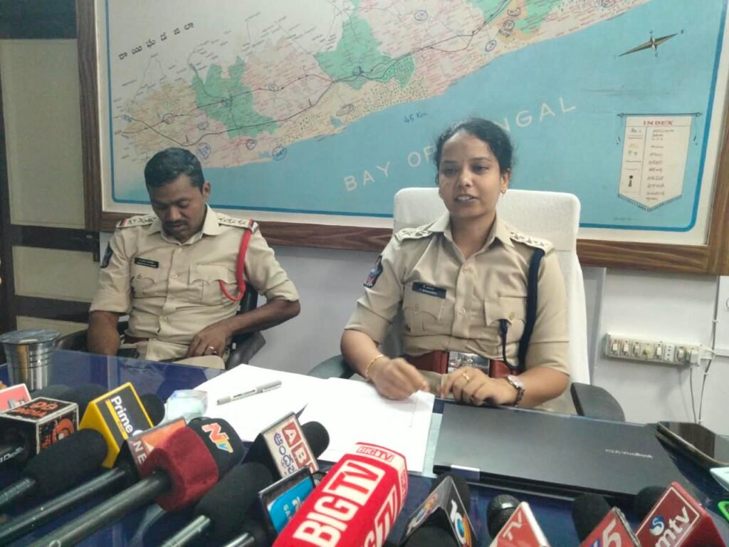 వినాయక ఉత్సవాలకు పోలీసు అనుమతులు తీసుకోవాలి ..