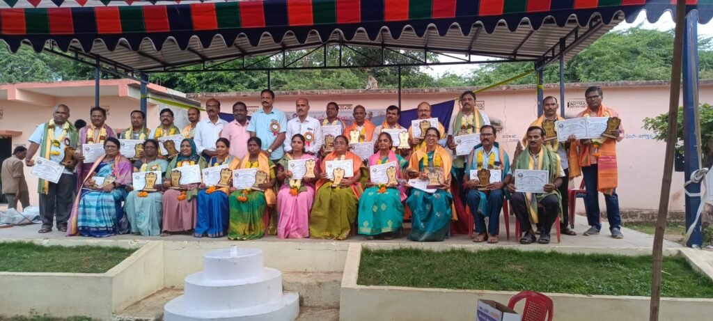 ఉపాధ్యాయుల సేవలు అభినందనీయం