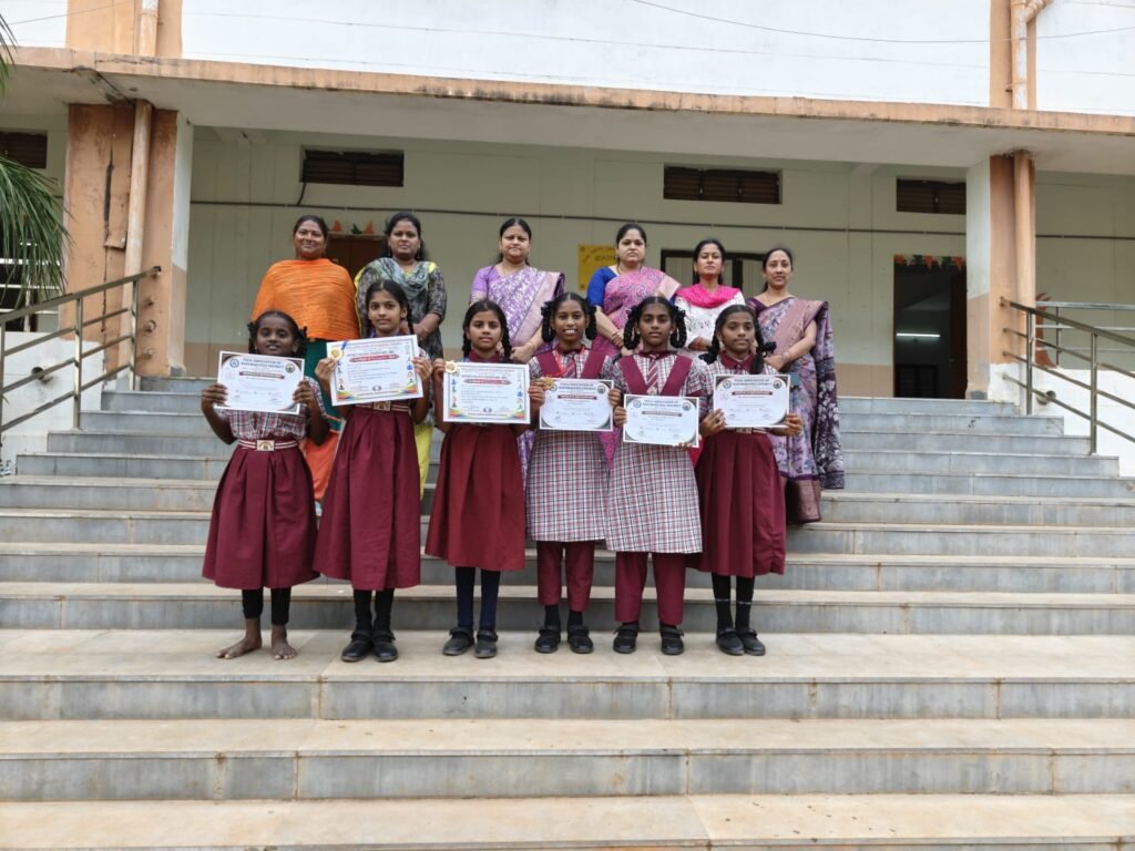 రాష్ట్రస్థాయి యోగా పోటీలకు కమలాపూర్ మహాత్మ జ్యోతిబాపూలే విద్యార్థులు ఎంపిక 