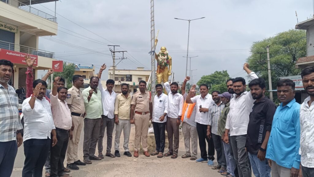 బెజ్జంకి మండల కేంద్రంలో వీరనారి చాకలి ఐలమ్మ వర్ధంతి వేడుకలు