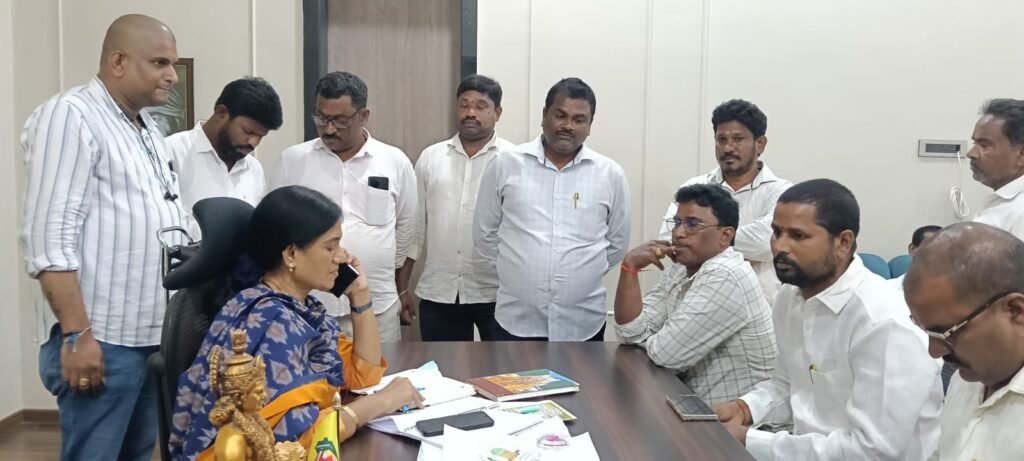 సమస్యల పరిష్కారమే    లక్ష్యంగా ముందుకు సాగుతున్న పలాస ఎమ్మెల్యే… శిరీష