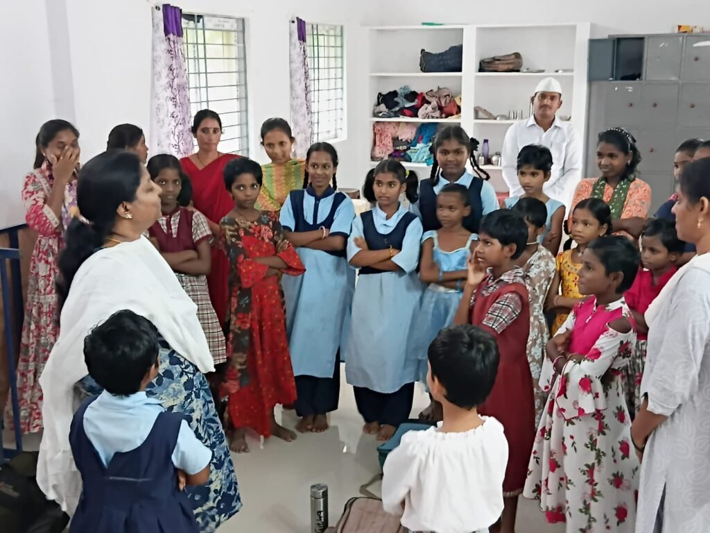 బాల సదనాన్ని సందర్శించిన జిల్లా న్యాయ సేవాధికార సంస్థ కార్యదర్శి