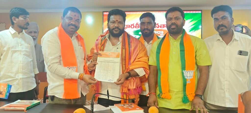 మెదక్ జిల్లా ఎస్టీ మోర్చా కమిటీపై రాష్ట్ర అధ్యక్షుడికి వినతి