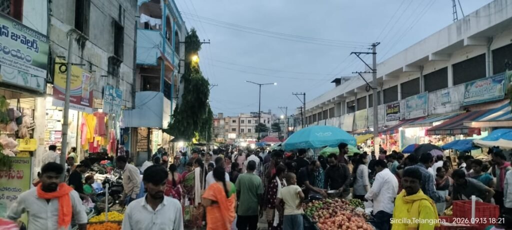 వినాయక చవితి వేళ మార్కెట్‌ కిటకిట