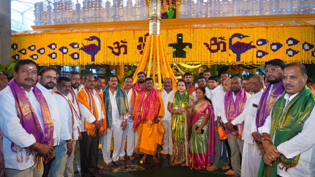 గణేష్‌గడ్డ శ్రీ సిద్ధి వినాయకుడిని దర్శించుకున్న ఎమ్మెల్యే జీఎంఆర్‌