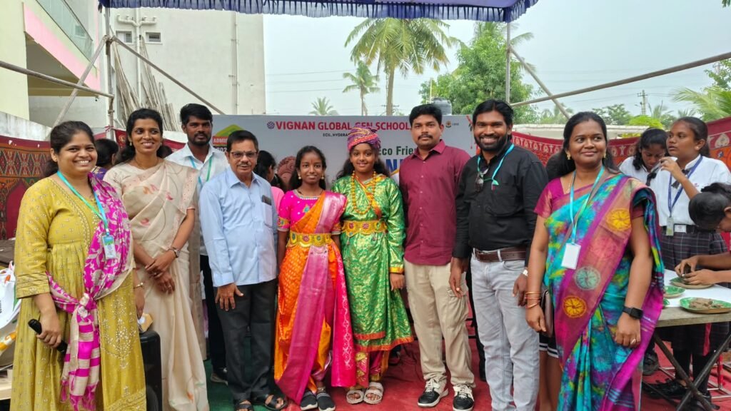 మట్టి గణేశుడితో పర్యావరణ పరిరక్షణకు విద్యార్థుల పిలుపు