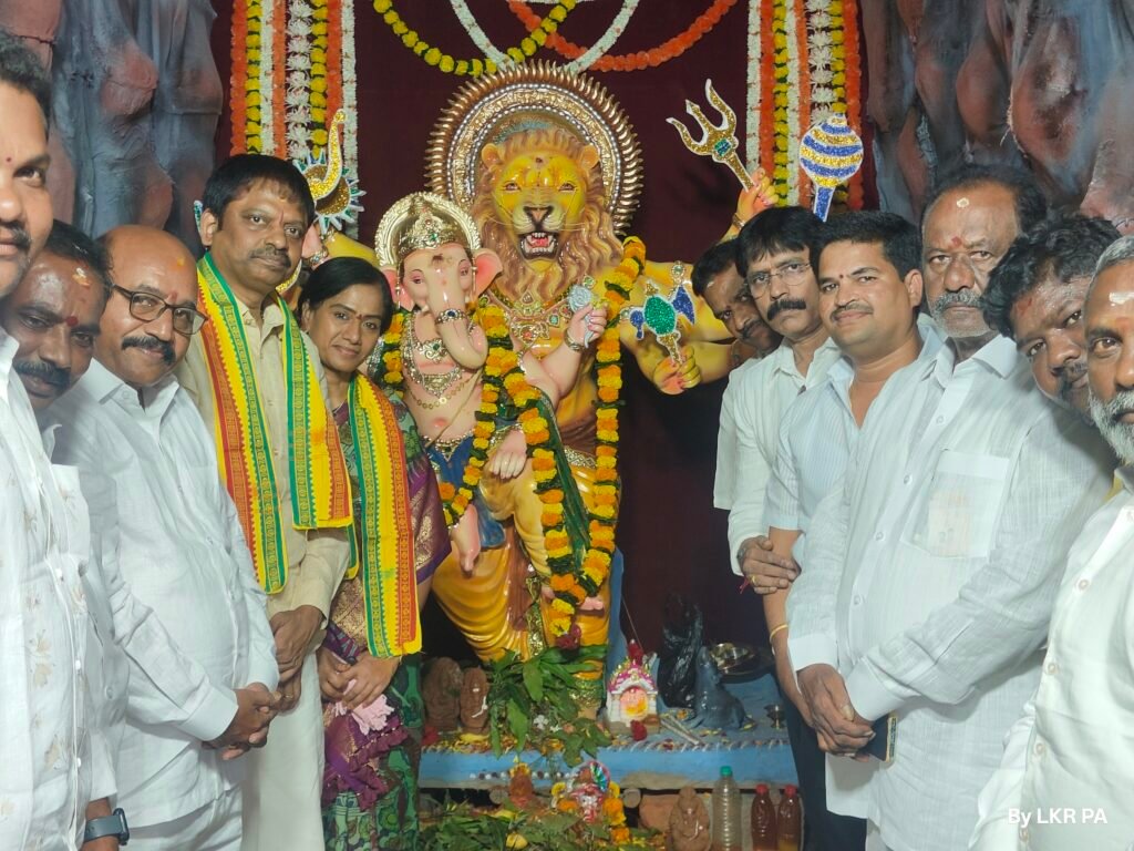 భక్తిశ్రద్ధలతో వినాయకుని దర్శించుకున్న ఎమ్మెల్యే