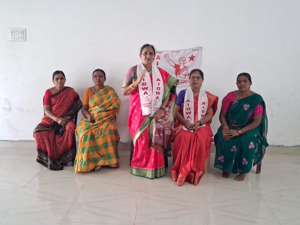 వీర వనితల స్ఫూర్తి యాత్రను జయప్రదం చేయండి