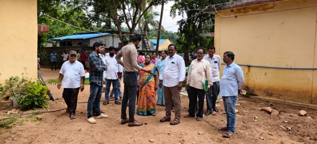 *వడ్లగూడెం ప్రభుత్వ పాఠశాల లో వంట మనిషి లేక ఇకట్లు
