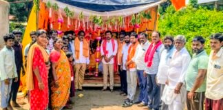 రోడ్లు,ఉద్యోగాలపై ప్రభుత్వాన్ని నిలదీసిన బీఆర్ఎస్ నేత రఘు