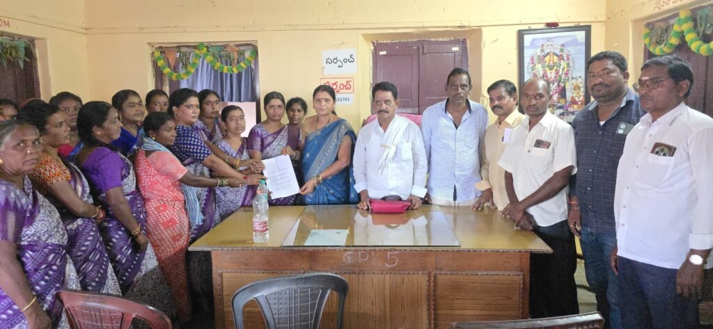 కురవి మండల సమాఖ్య అధ్యక్ష ఎన్నికపై వివాదం