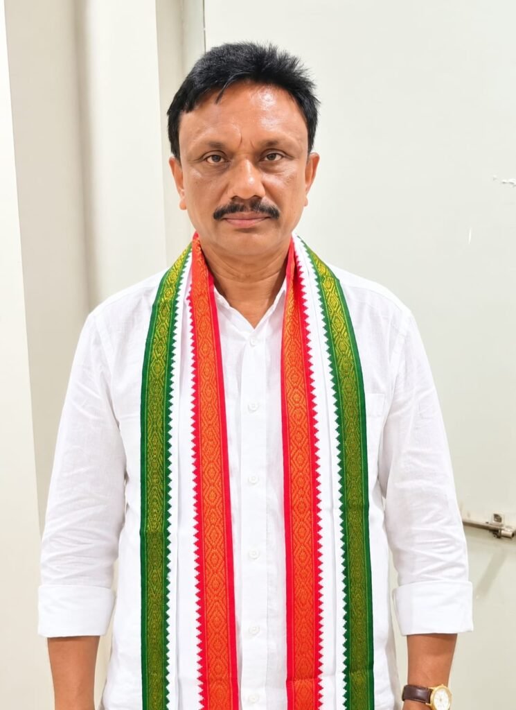 కాంగ్రెస్ పార్టీ నుండి ముగ్గురు సస్పెన్షన్
