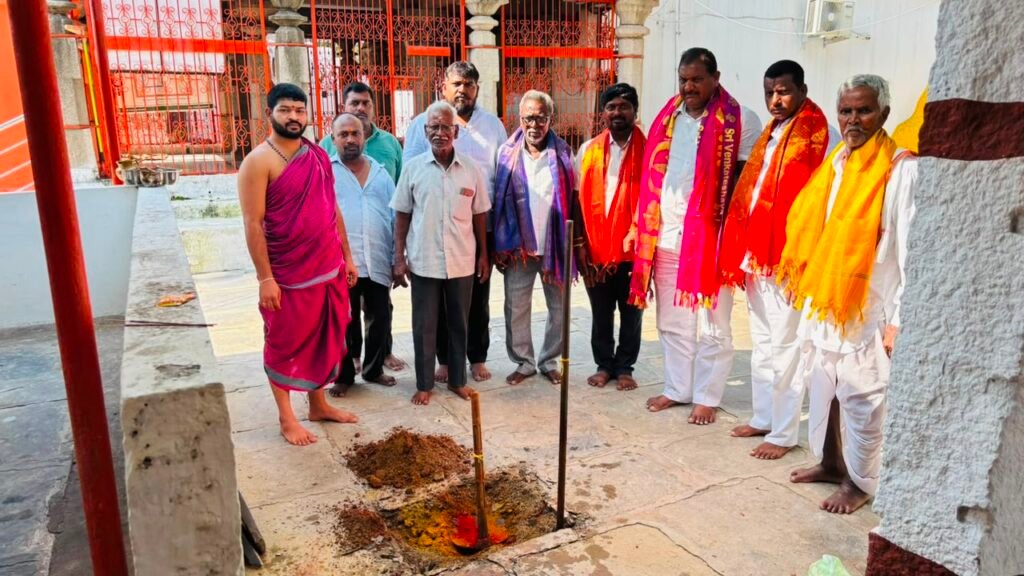 బాలాజీ ఆలయ ప్రాంగణ పునరుద్ధరణకు భూమిపూజ