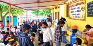 ఎర్రగట్టుగుట్టలో భక్తి వెల్లువ.. కిట్స్ కళాశాలలో మహా అన్నదానం!