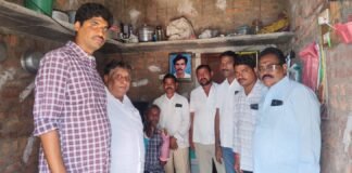 పరామర్శించిన కాంగ్రెస్ నాయకులు