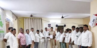 హమారా ప్రసాద్ అంబేద్కర్పై అభ్యంతరకర వ్యాఖ్యలు చేశారంటూ దళిత సంఘాల నాయకులు పోలీసులకు ఫిర్యాదు