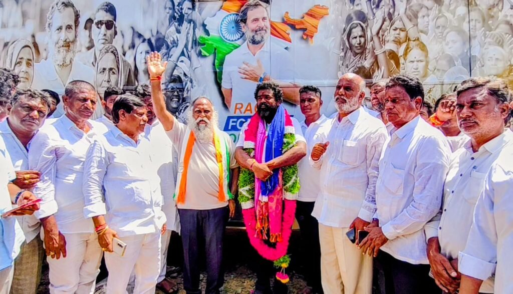 రాహుల్‌ గాంధీ ప్రధాని కావాలంటూ పాదయాత్ర.. సంగారెడ్డిలో వెంకటేశ్వర్లుకు జగ్గారెడ్డి స్వాగతం
