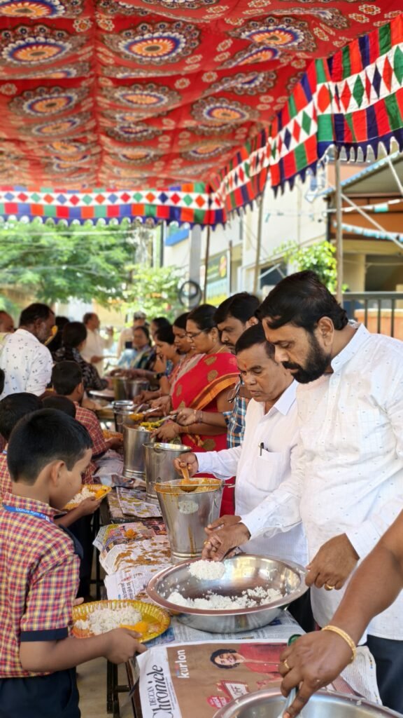 *పీవీ పాఠశాలలో  ప్రతిష్టించిన  వినాయకుని ఘనంగా ఆటపాటల మధ్య నిమజ్జనం చేశారు*