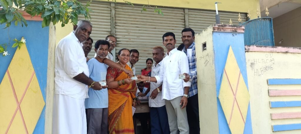 పేదింటికి సంక్షేమ భరోసా.. చేతికి స్మార్ట్ రేషన్ కార్డు!