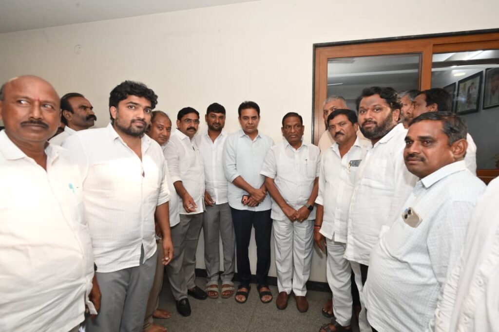 ఎండపల్లి మండల బిఆర్ఎస్ మాజీ అధ్యక్షుడి కుటుంబానికి రూ.10 లక్షల ఆర్థిక సాయం ప్రకటించిన కేటీఆర్ 