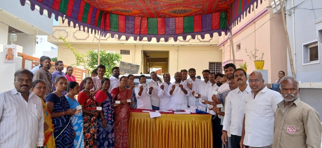 గుండ్ల పోచంపల్లిలో ఘనంగా కొత్త రేషన్ స్మార్ట్ కార్డుల పంపిణీ