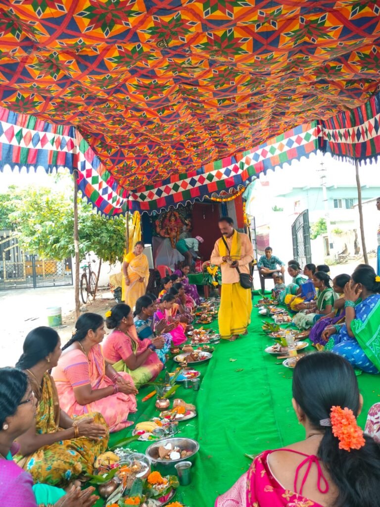 కడవెండిలో ఘనంగా కుంకుమార్చన కార్యక్రమం