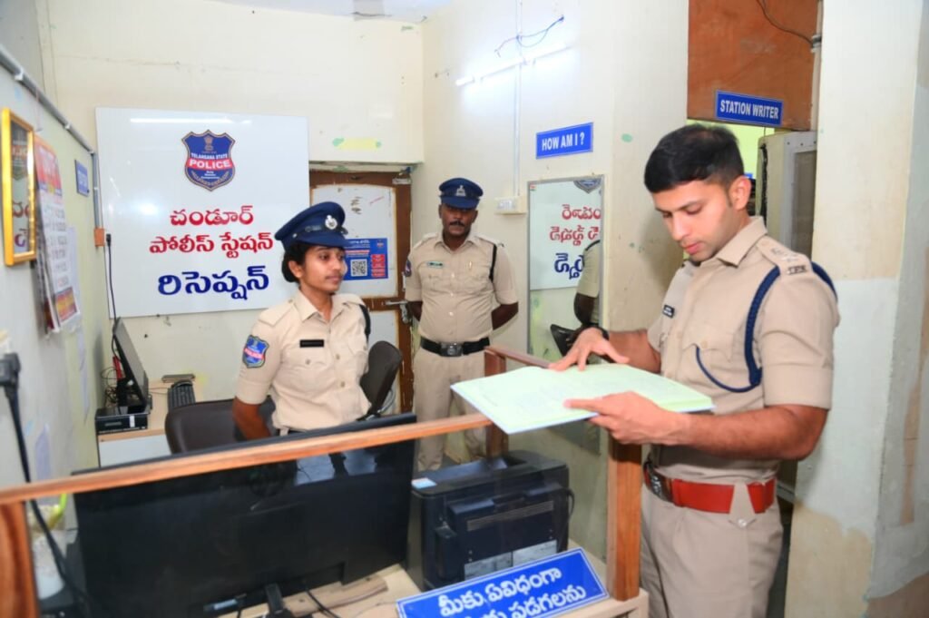 చండూర్ పోలీస్ స్టేషన్‌,సర్కిల్ ఆఫీస్ ను వార్షిక తనిఖీ చేసిన జిల్లా ఎస్పీ శరత్ చంద్ర పవార్, ఐపీఎస్..