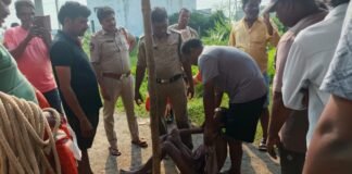 13 గంటలు పాటు గడ్డలో చిక్కుకున్న గుర్తుతెలియని వ్యక్తి ..