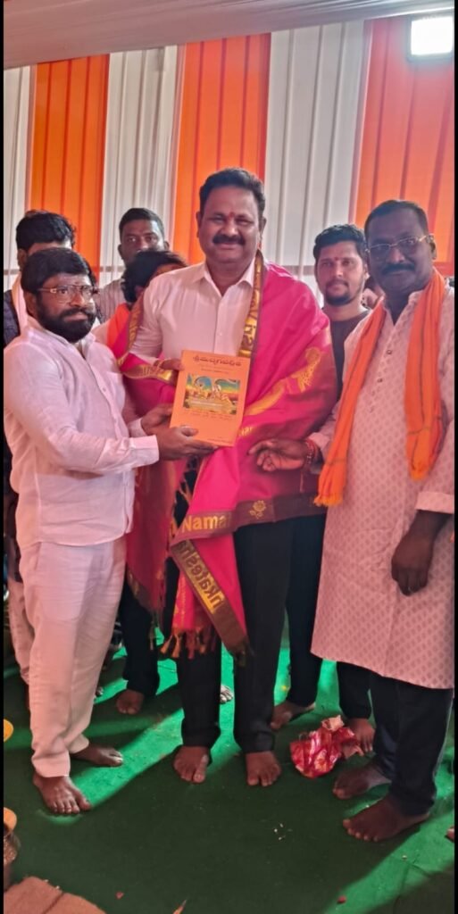 వరసిద్ధి వినాయకుడికని దర్శించుకున్న ఆర్‌డీఓ శ్రీనివాసరావు