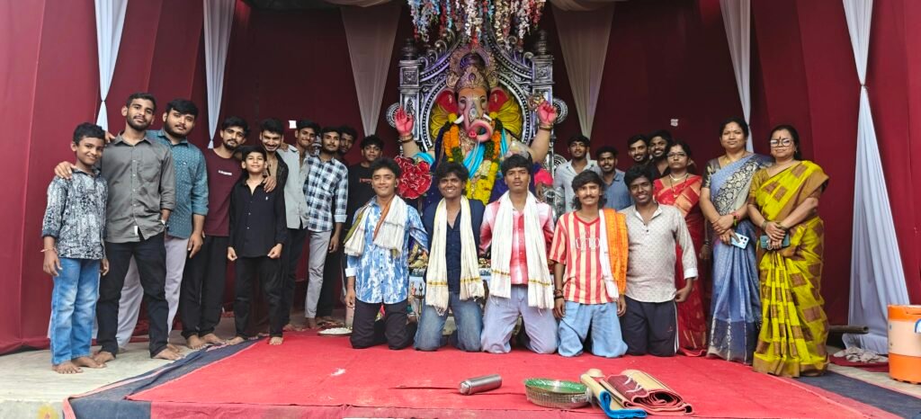 బి1 పార్క్ గణనాథుడి సన్నిధిలో యువత సేవా కార్యక్రమం