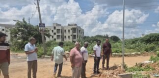 భారీ వాహనాలతో రోడ్లు, డ్రైనేజీ మ్యాన్హోల్స్ దెబ్బతిన్నాయని ఆరోపణలు