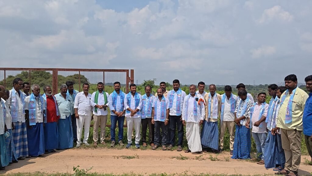 పెద్దపహాడ్ యాదవుల 4.04 ఎకరాల భూమి అక్రమ రిజిస్ట్రేషన్  పైన విచారణ జరుపాలి