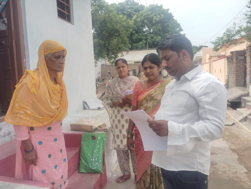 చేయూత పింఛన్ వెరిఫికేషన్ కు సహకరించండి – మధ్యవర్తులకు డబ్బులు ఇచ్చి మోసపోకండి