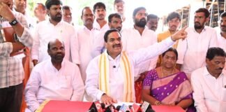 ఇబ్రహీంపట్నంలో భూకబ్జాల లెక్కలు బయటపెడతాం