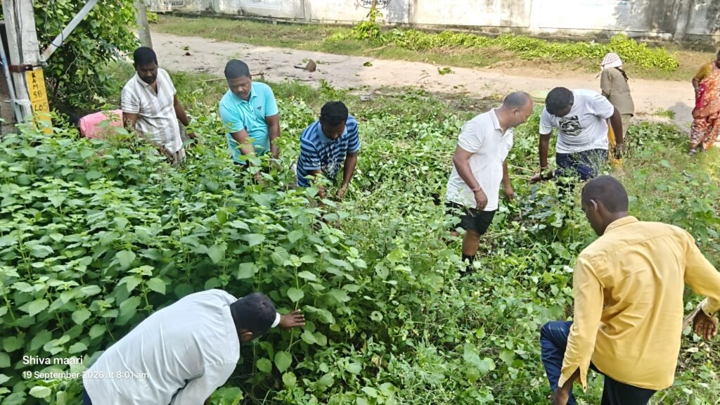 ఊరు కోసం ఒక్కరోజు శ్రమదానం