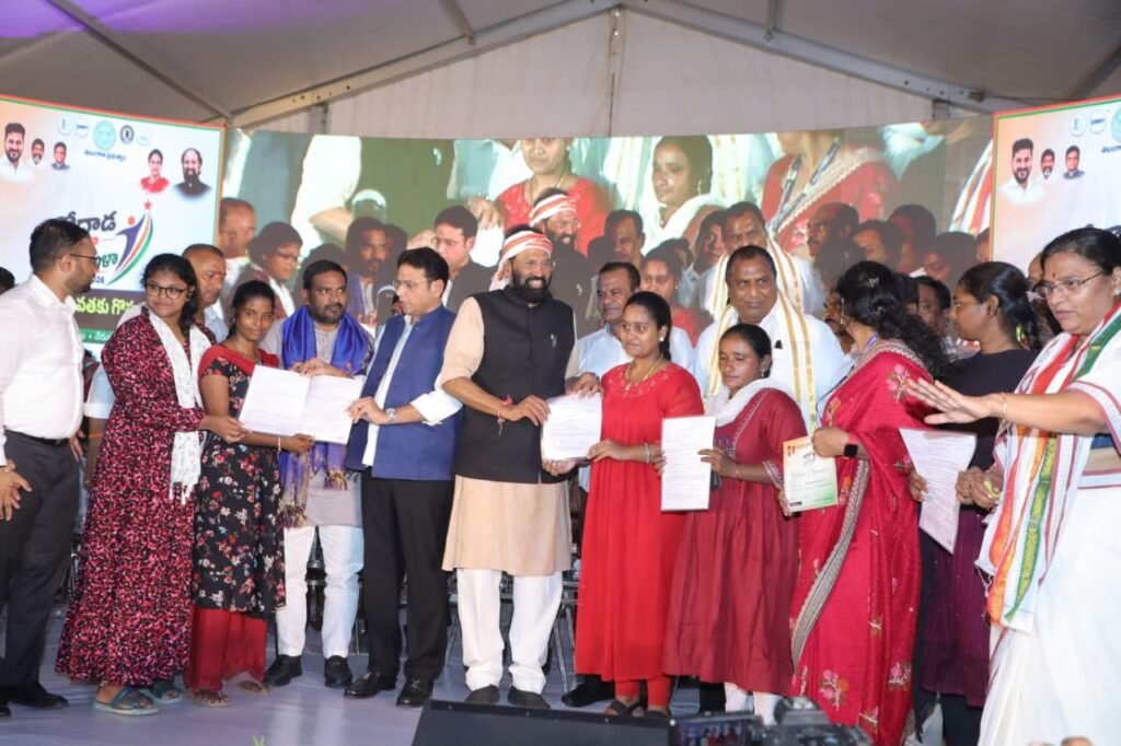 కోదాడ లో యువత కు జాబ్ మేళా నిర్వహించి నియామక పత్రాలు అందజేసిన – మంత్రులు