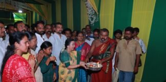 జంగాల బజార్ కా రాజా గణపతికి ప్రత్యేక పూజలు చేసిన టీపీసీసీ వైస్ ప్రెసిడెంట్ హనుమాండ్ల ఝాన్సీ రాజేందర్ రెడ్డి