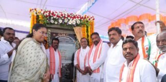 కురుమూర్తి దేవాలయ ఘాట్ రోడ్డు పనులను పరిశీలించిన – మంత్రి కోమటిరెడ్డి వెంకట్ రెడ్డి