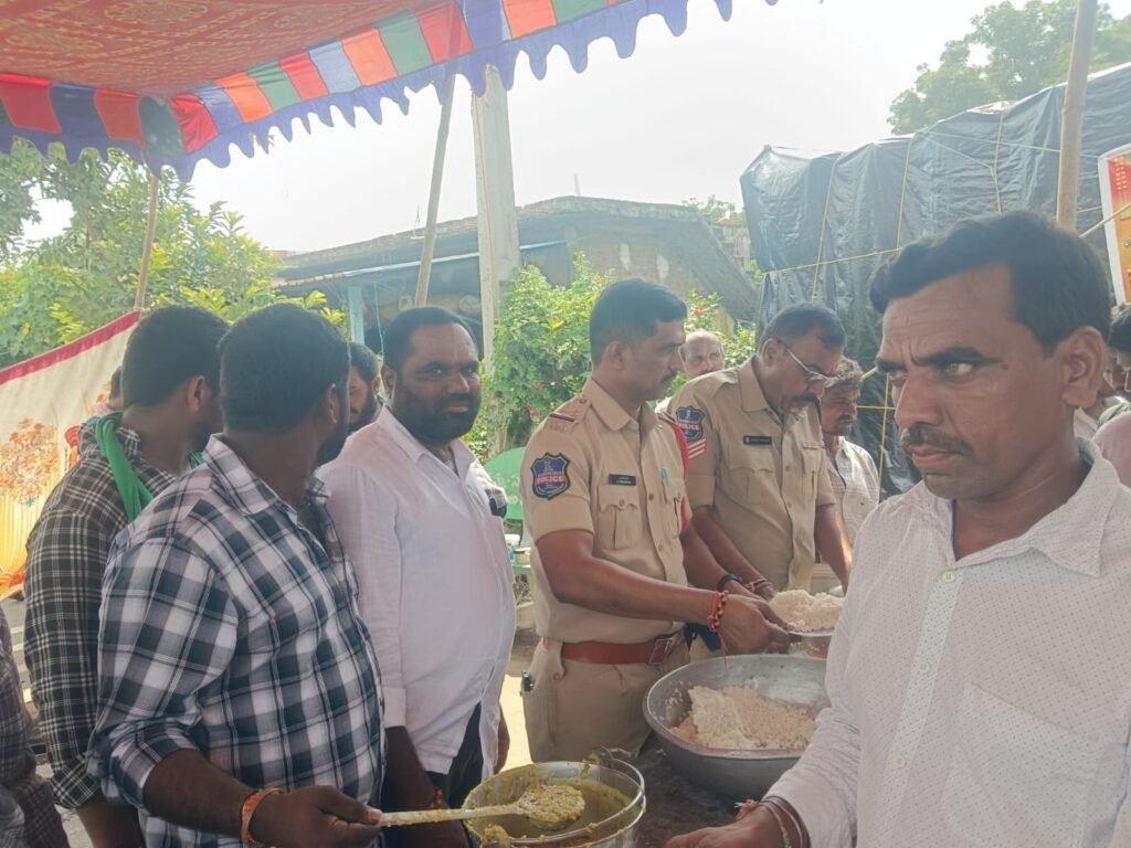 సిద్ధి వినాయక కమిటీ ఆధ్వర్యంలోఅన్న ప్రసాద వితరణ కార్యక్రమం
