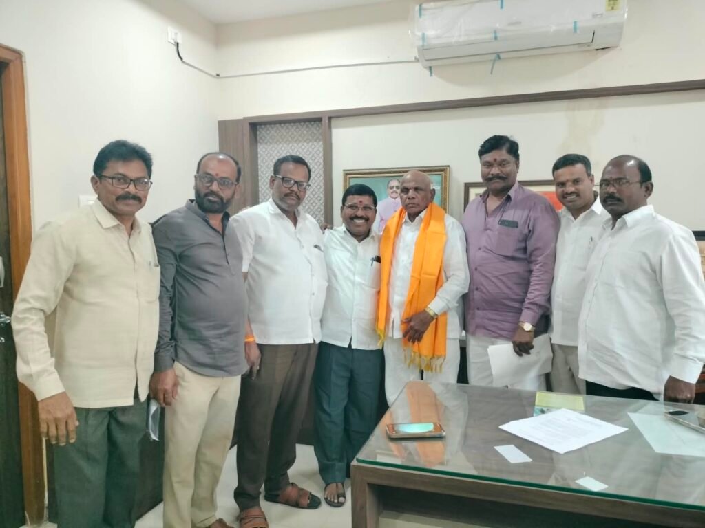 షాబాద్ జెడ్పీ ఉన్నత పాఠశాల పునరుద్ధరణకు నిధులు మంజూరు చేయాలి