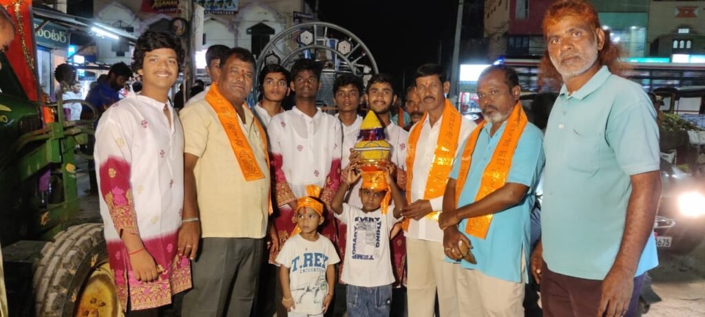 గంగమ్మ ఒడికి తరలిన గణపయ్య