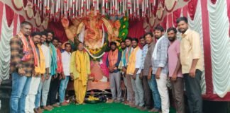 గణపయ్య ఆశీస్సులు కోరిన మండల కాంగ్రెస్ యువజన నాయకులు