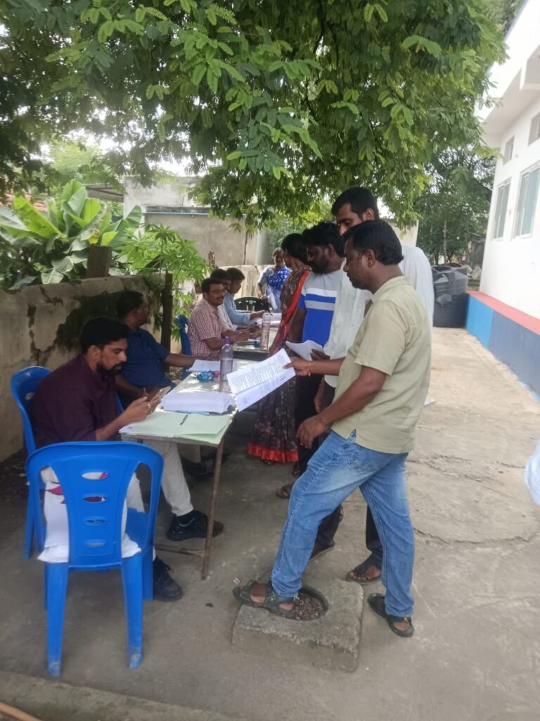 ఓటరు జాబితాల ప్రక్రియకు వేగం పెంచిన ప్రభుత్వ అధికారులు