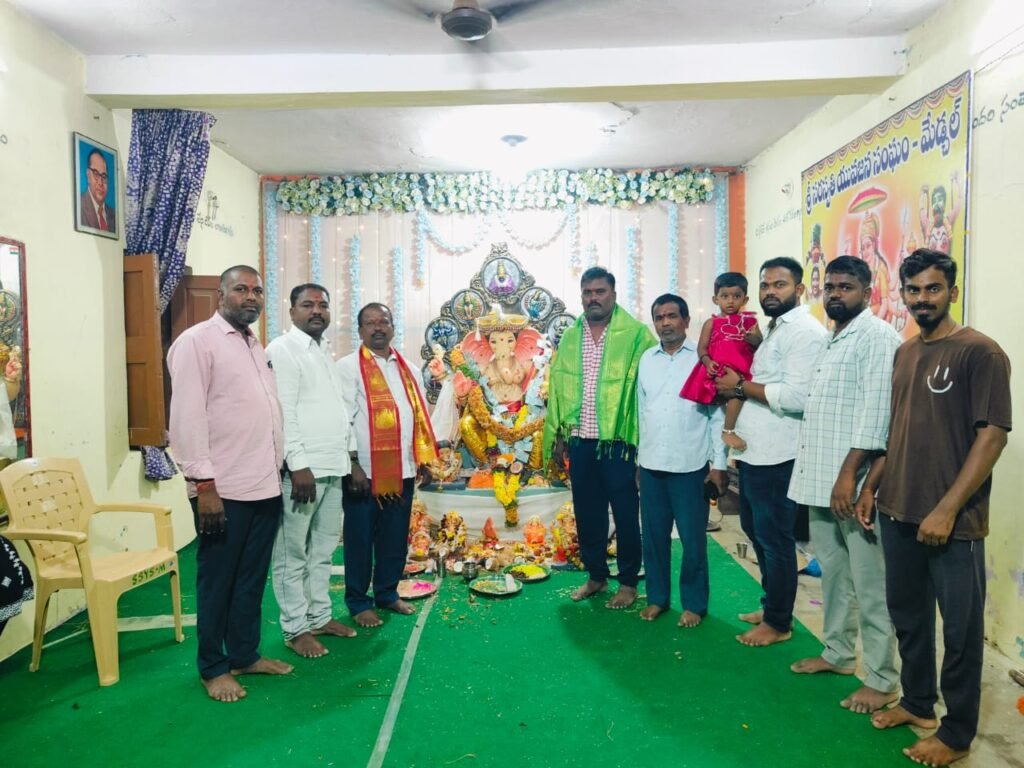 *శ్రీ సరస్వతి యువజన సంఘం ఆధ్వర్యంలో ఘనంగా అన్నదాన వితరణ*
