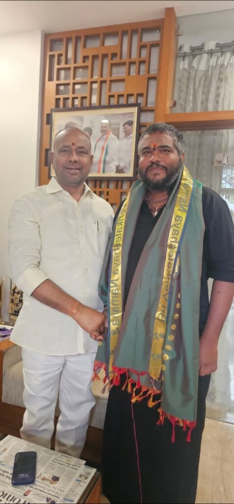 కీసర డివిజన్‌–1 కాంగ్రెస్‌ ప్రధాన కార్యదర్శిగా తటాకం లక్ష్మణ్‌ శర్మ పార్టీ బలోపేతానికి కృషి చేస్తా: లక్ష్మణ్‌ శర్మ
